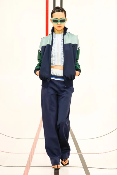 Look 13